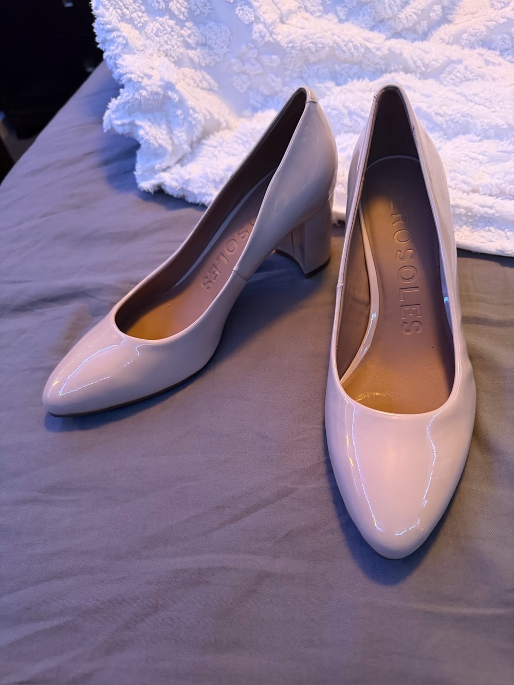 Aerosoles Betsy Patent Leather Block Heel Pumps Beige Bisque Size 8